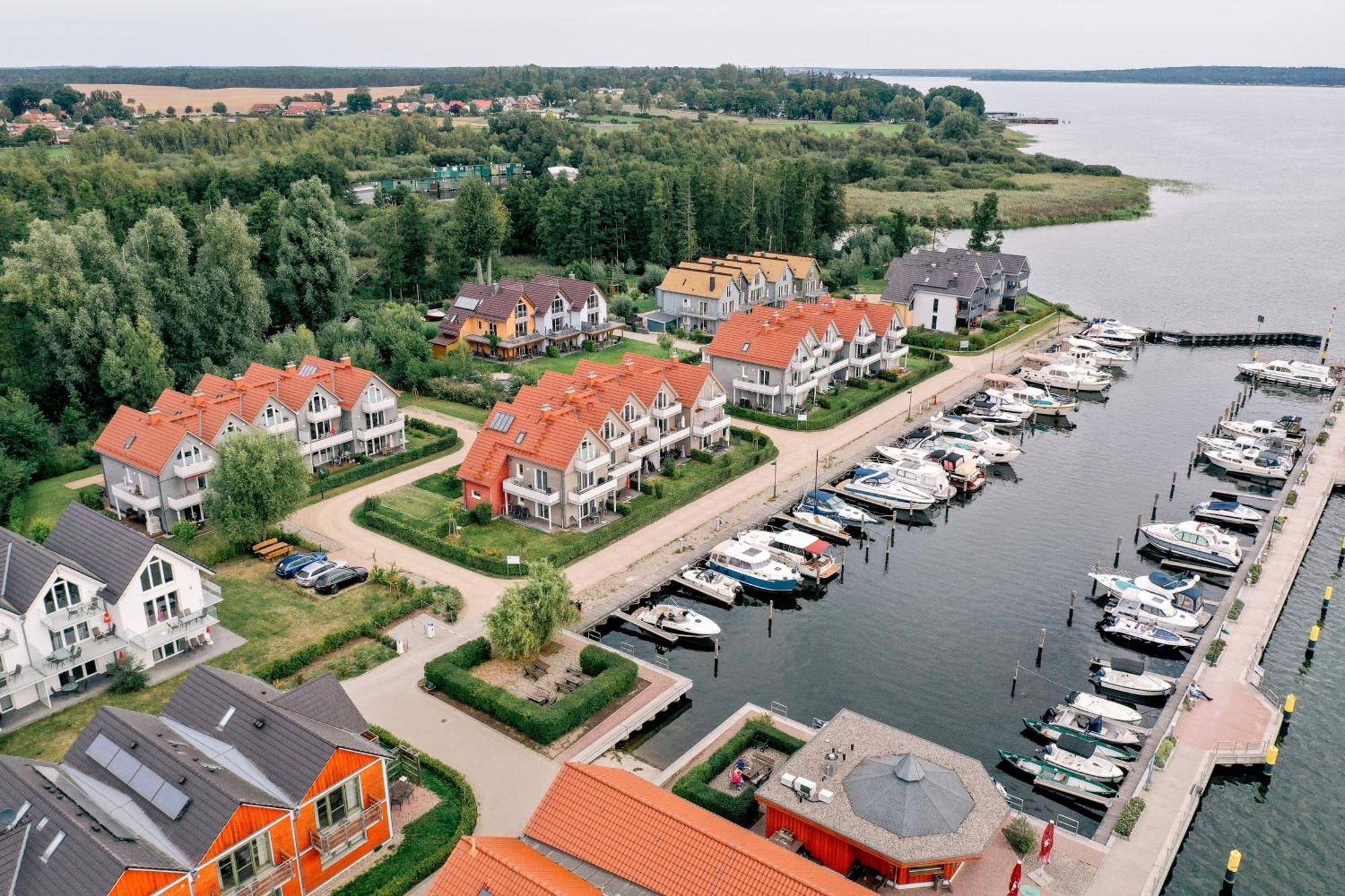 Apartment Plauseelig Mit Bootsliegeplatz Optional Plau am See Exterior photo